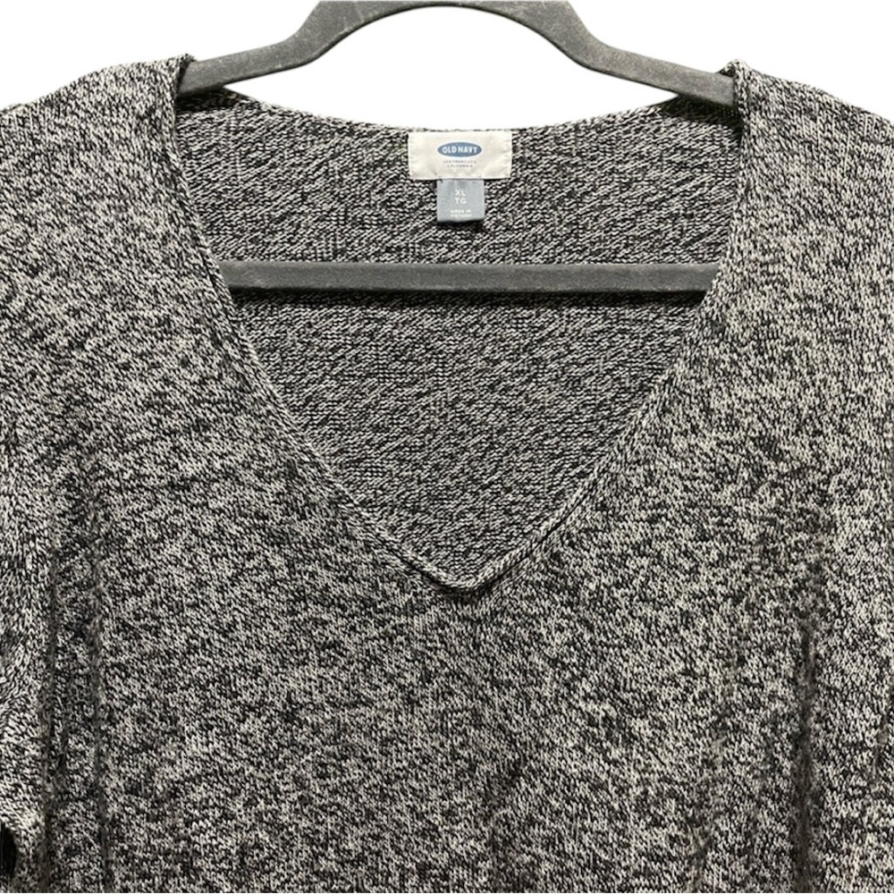 Old Navy V neck Sweater
